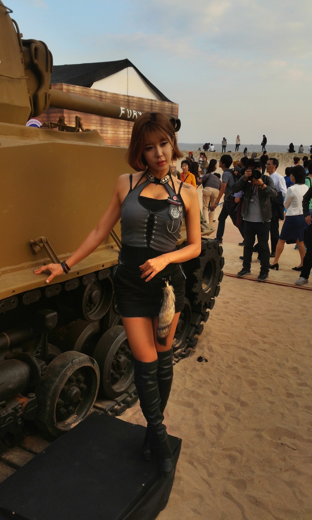 South Korea's top showgirl Xu Yunmei Busan tank world 1